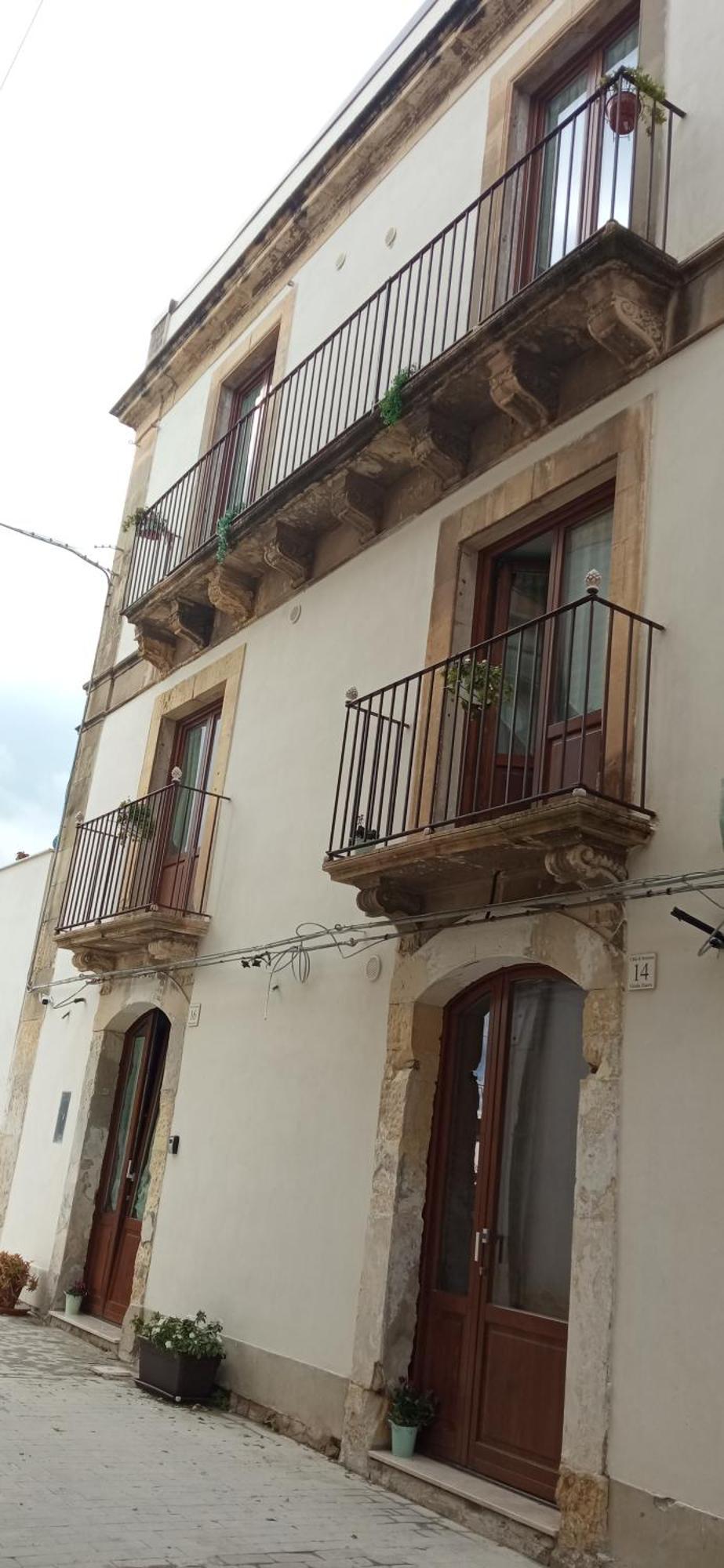 Borgo Sant' Antonio * Syracuse